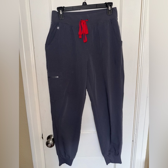 Figs Pants - Figs Women's Charcoal Gray Joggers Scrubs w/ Red Accent. Great condition. Size M